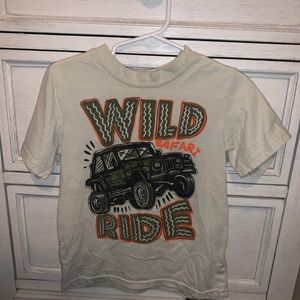 Boys tee shirt size 5t